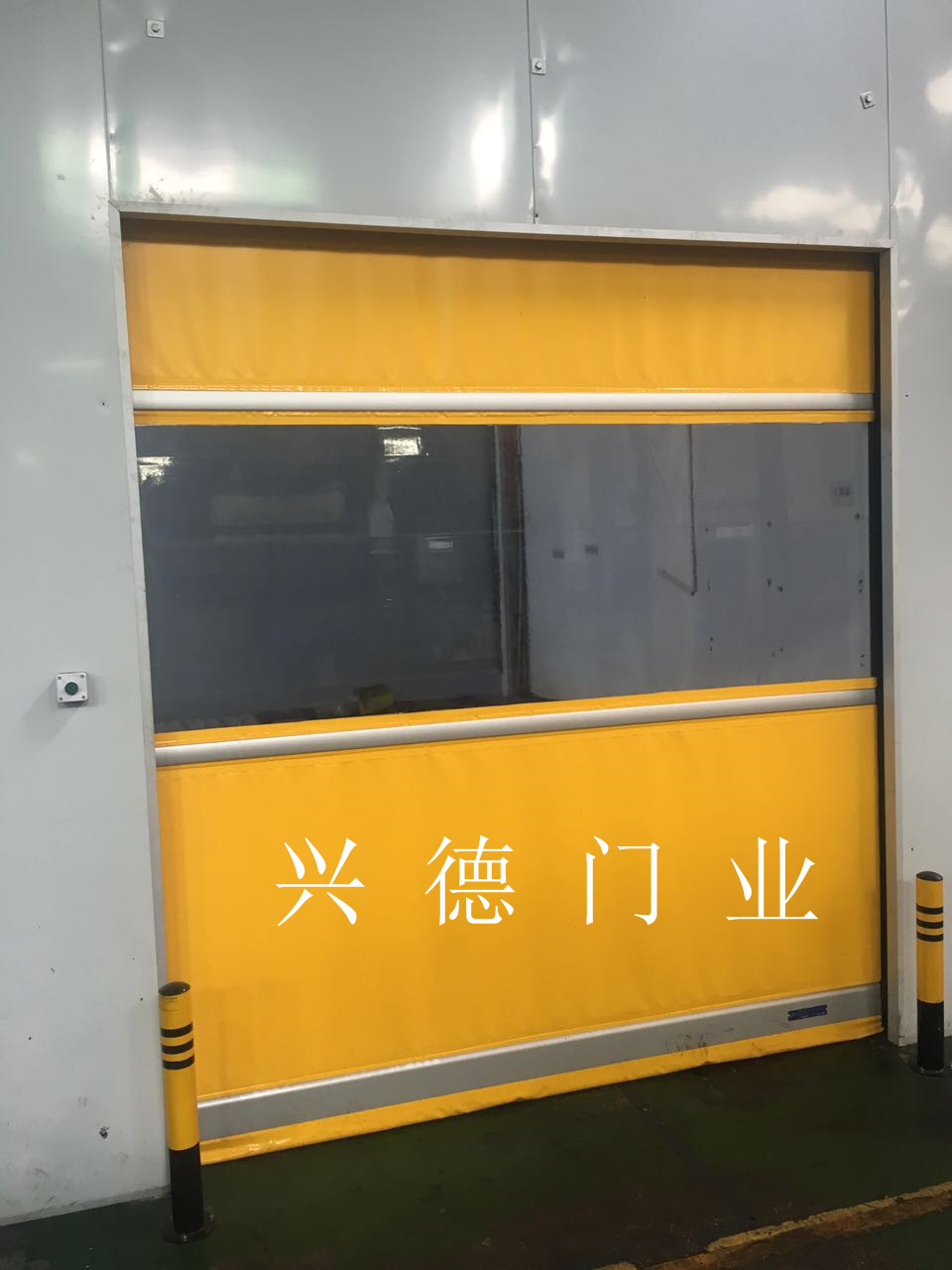 佛山快速卷簾門(mén)要有很強(qiáng)的責(zé)任心