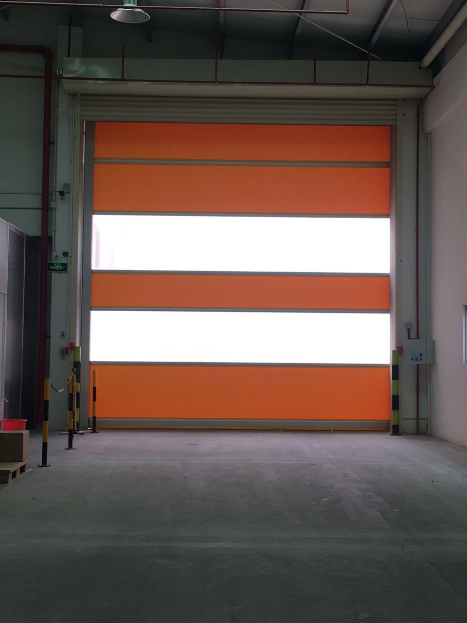 佛山電動快速門質(zhì)量重要還是價格重要？
